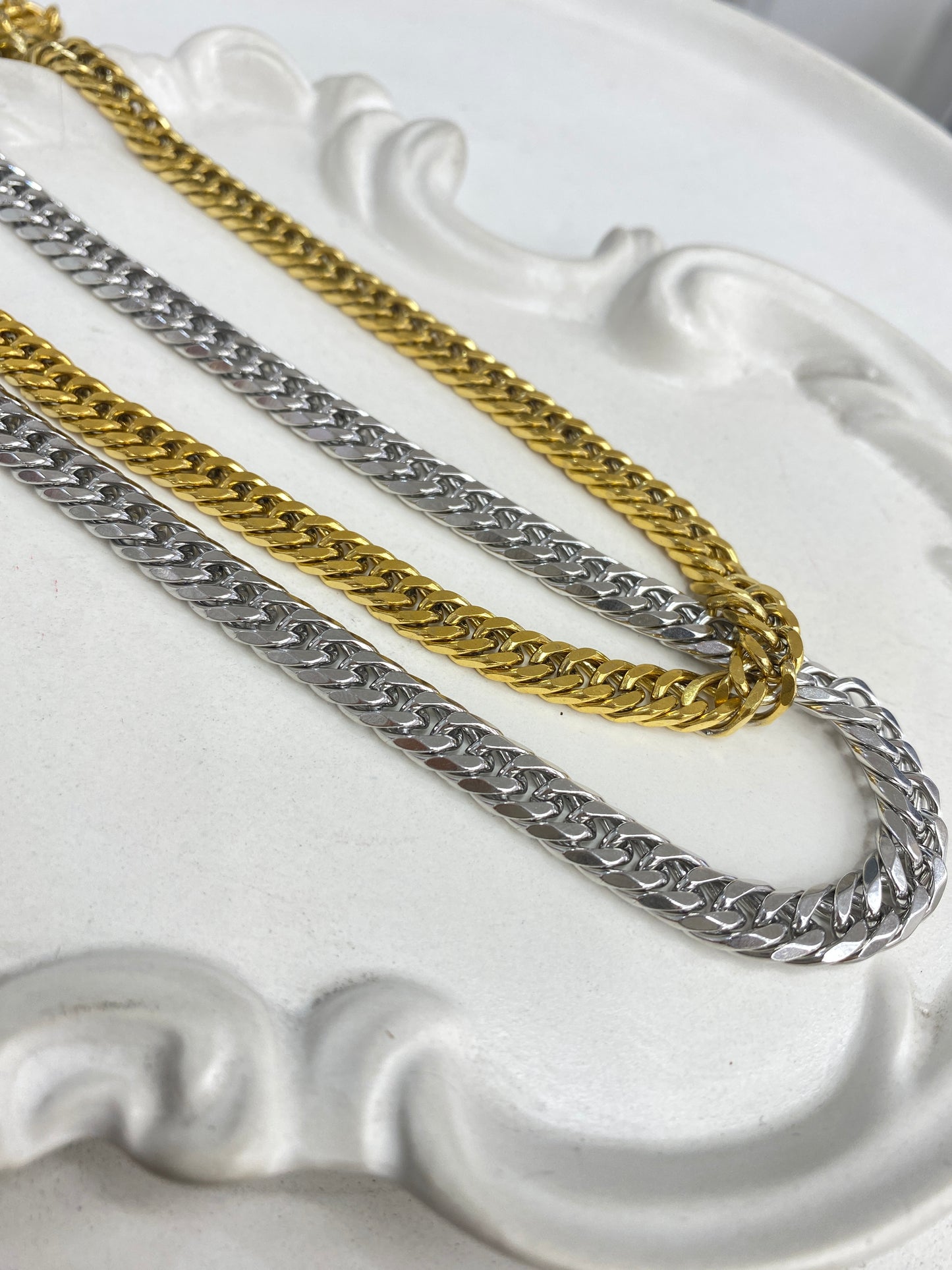 Cuban Square Collar