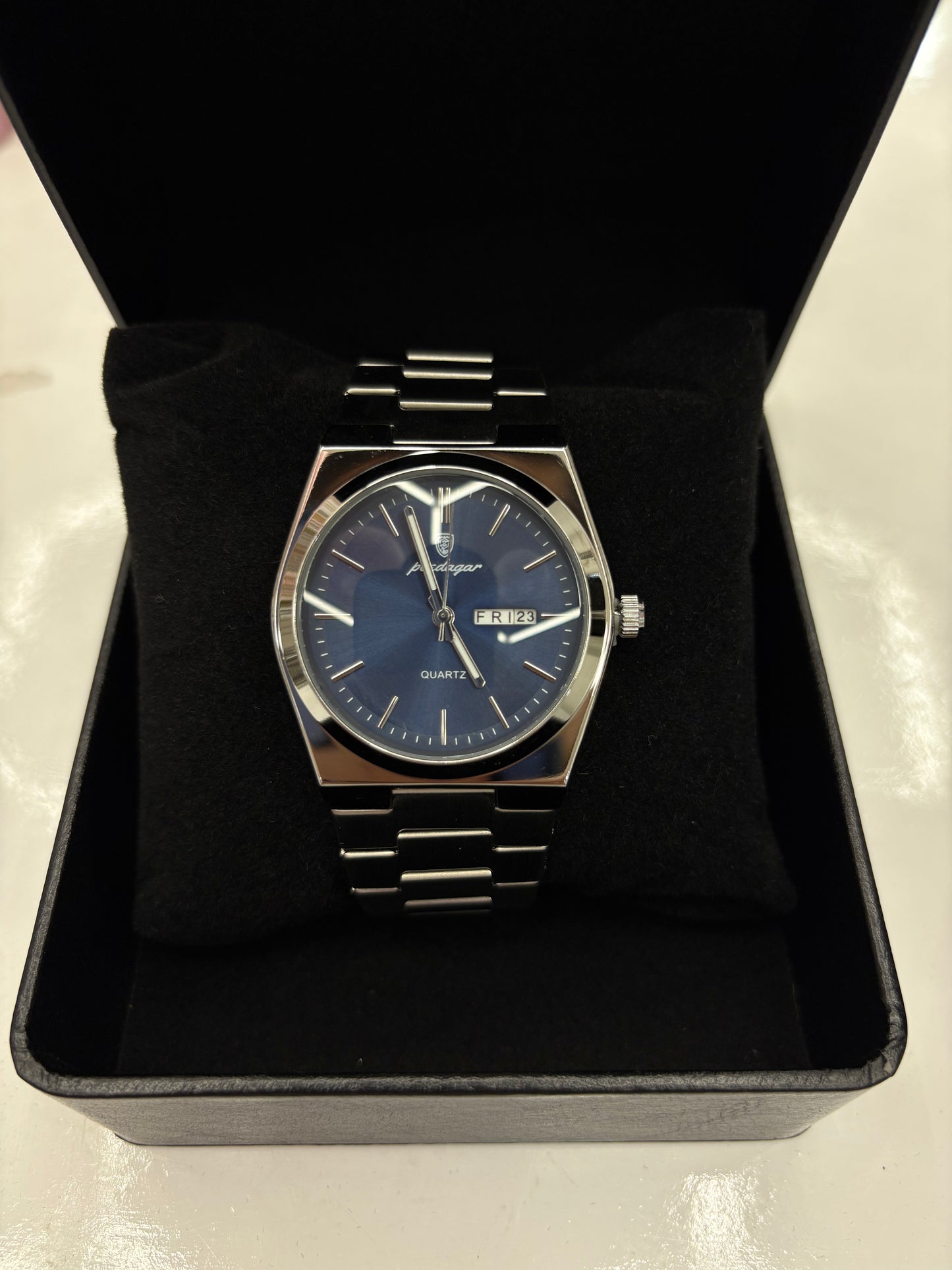 Poedagar Magno Reloj