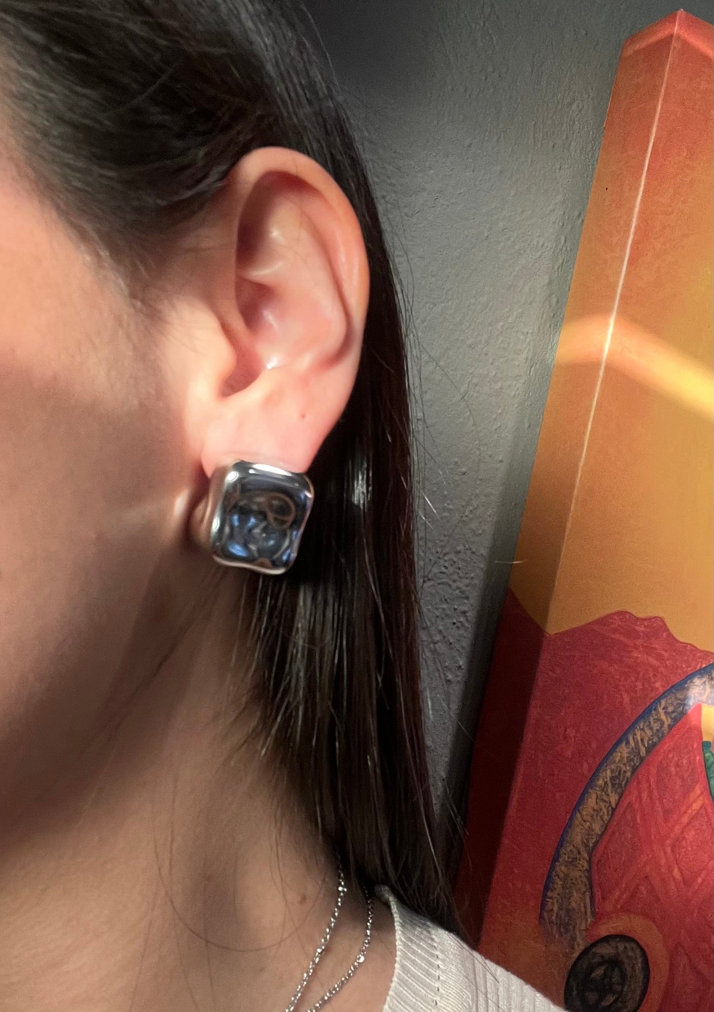 Aretes Square