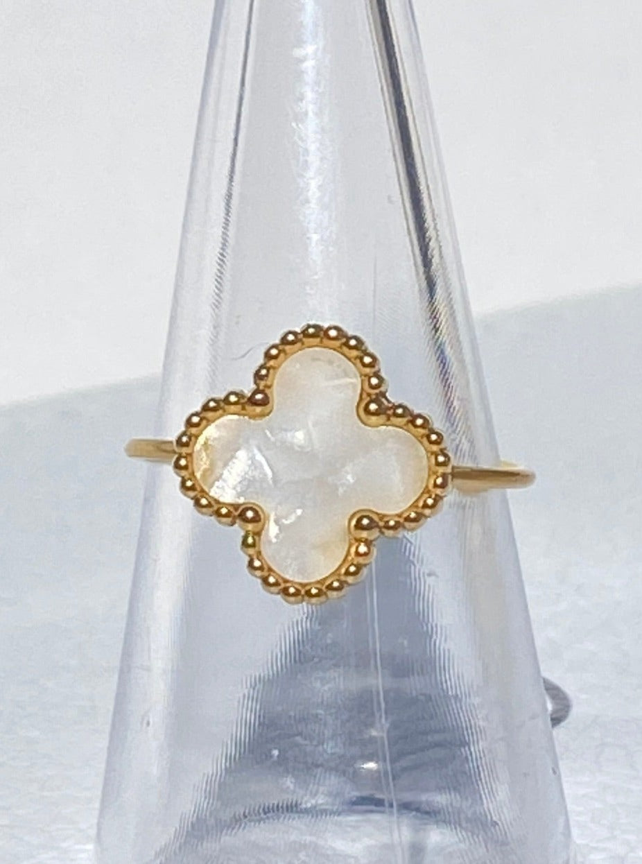 Anillo Clover